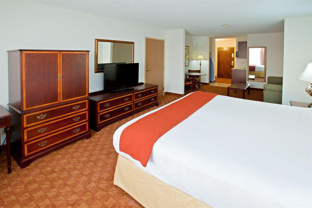 Holiday Inn Express & Suites Shelbyville By Ihg Oda fotoğraf